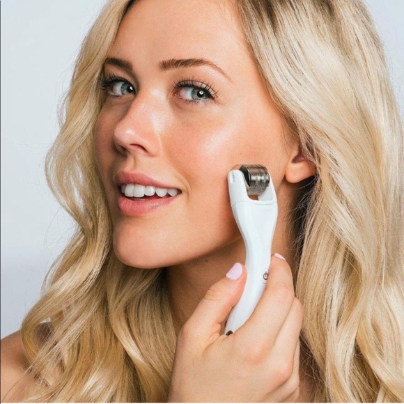 BeautyBio GlowPro Set - Picture 3 of 8